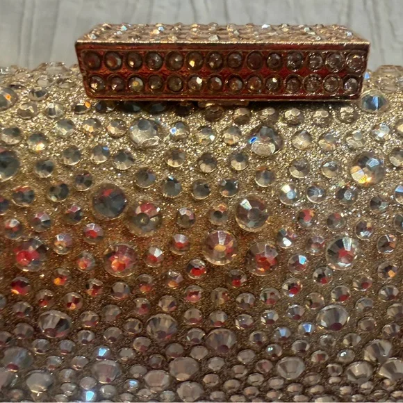 Sparkling Gold Rhinestone Clutch - Picture 5 of 12